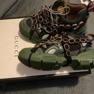 Gucci trek EU7